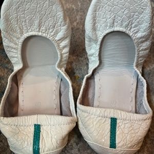 BRAND NEW TIEKS Diamond White Croc